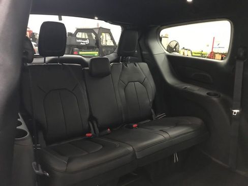 New 2026 Chrysler Pacifica Select image 40