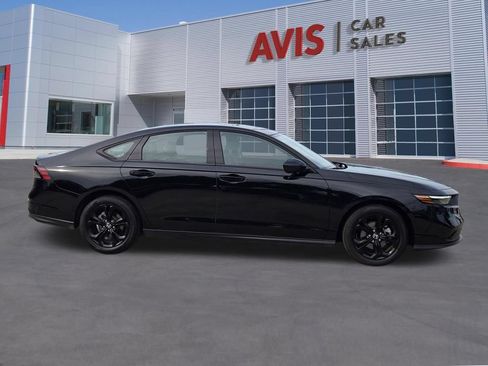 Used 2025 Honda Accord SE image 5