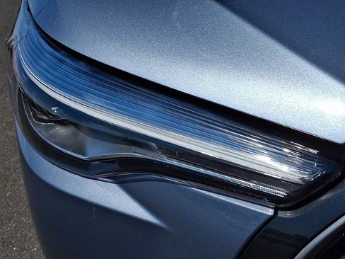 Used 2024 Toyota Corolla Cross XLE FWD image 9