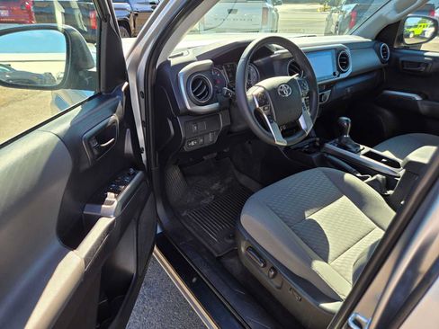 Used 2022 Toyota Tacoma SR5 w/ Black Out Package (TMS) AWD/4WD image 24