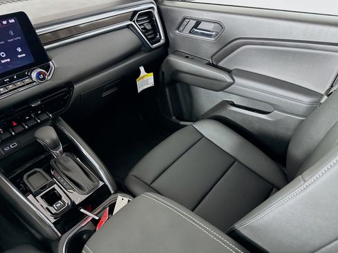 New 2025 GMC Canyon Elevation w/ Convenience Package image 23