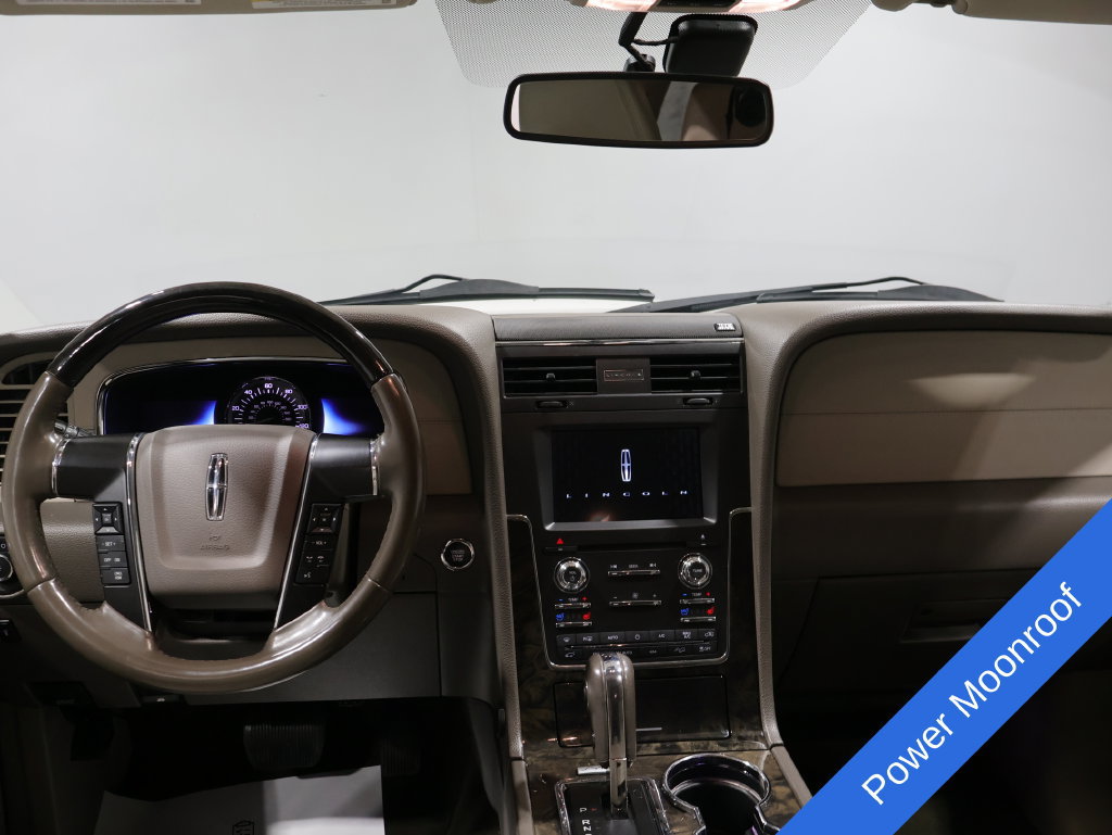 Used 2016 Lincoln Navigator L Select AWD/4WD image 3