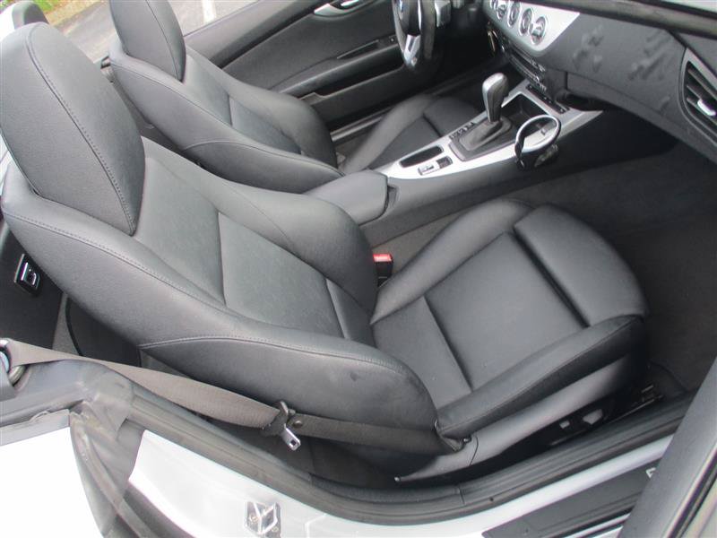 Used 2011 BMW Z4 sDrive30i RWD image 9