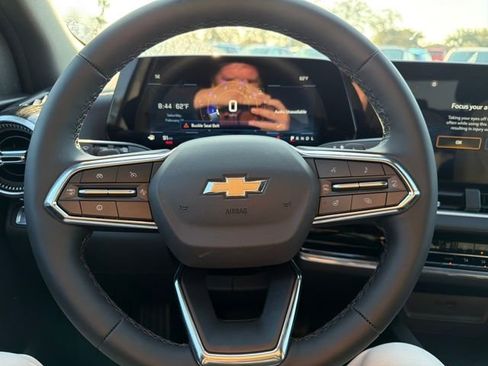 New 2026 Chevrolet Equinox LT w/ Safety and Technology Package FWD image 25