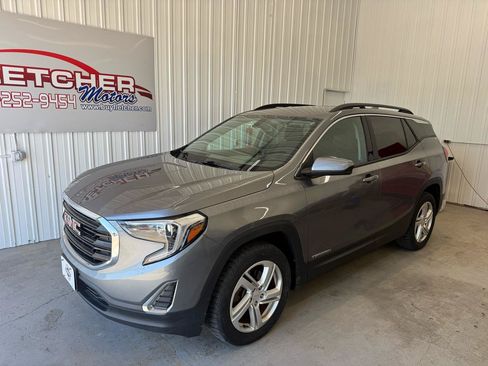 Used 2018 GMC Terrain SLE w/ Driver Convenience Package AWD/4WD image 4