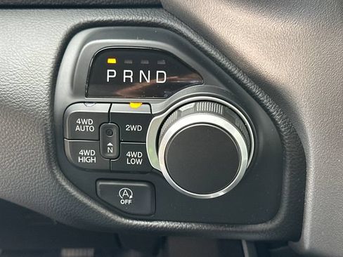 Used 2025 RAM 1500 Big Horn AWD/4WD image 34
