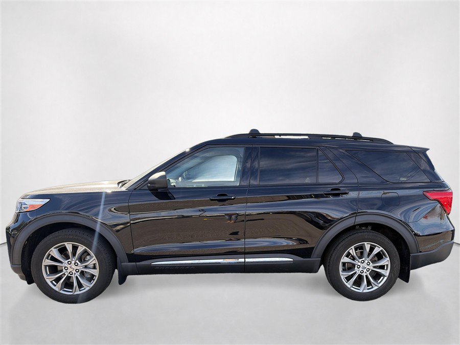 Used 2021 Ford Explorer XLT w/ Equipment Group 202A AWD/4WD image 12