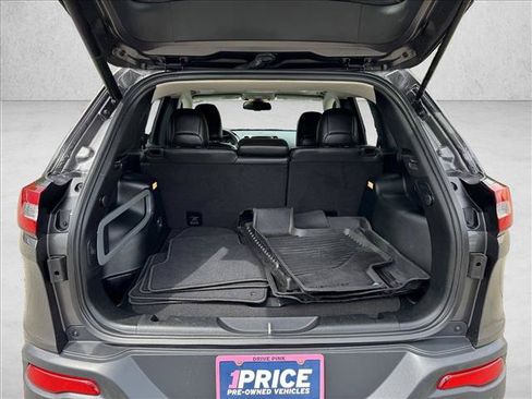 Used 2018 Jeep Cherokee Limited AWD/4WD image 8