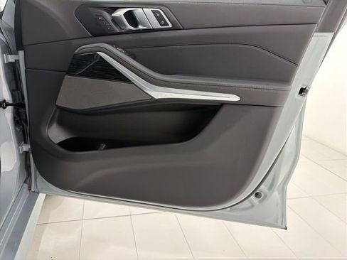 Certified 2024 BMW X7 xDrive40i w/ M Sport Package image 20