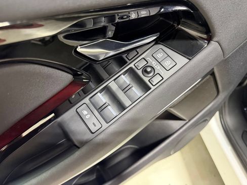 Used 2024 Land Rover Range Rover Evoque S AWD/4WD image 27