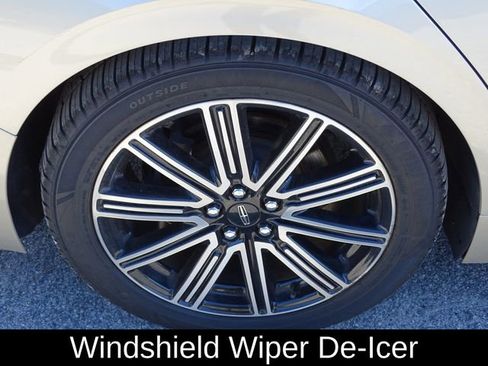 Used 2017 Lincoln Continental Reserve w/ Technology Package image 16