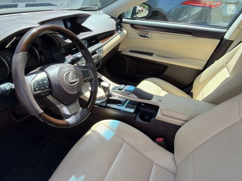 Used 2018 Lexus ES 350 w/ Navigation System Package FWD image 5