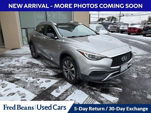 Used 2019 INFINITI QX30 LUXE w/ Navigation Package image 3