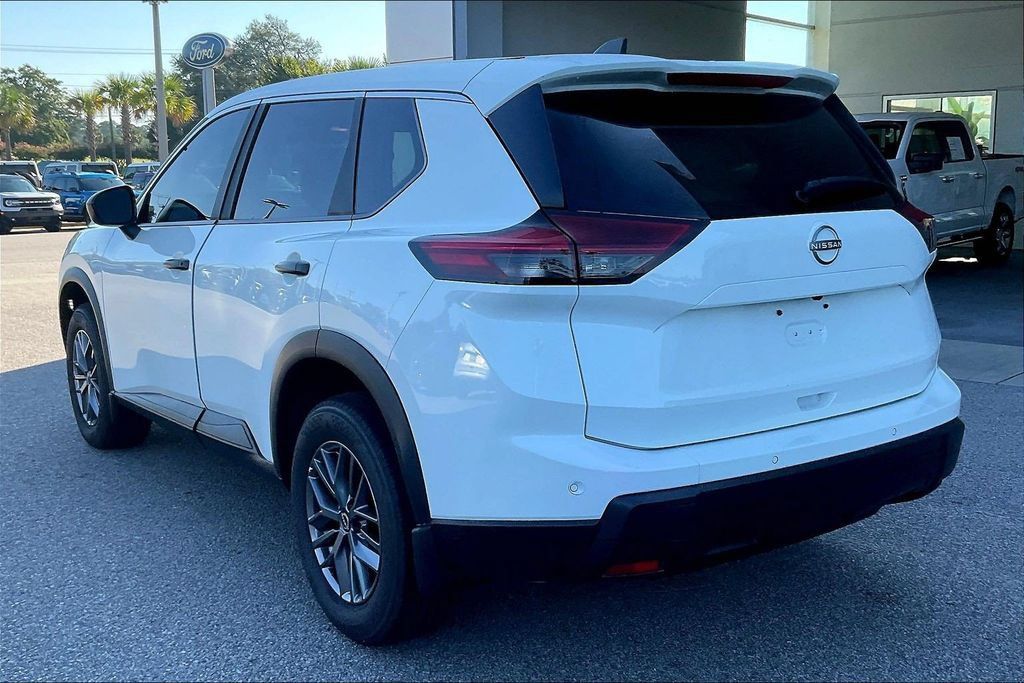 Used 2026 Nissan Rogue S FWD image 4