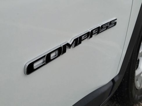 New 2026 Jeep Compass Latitude image 8