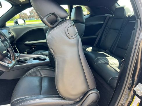 Used 2020 Dodge Challenger SRT Hellcat RWD image 5