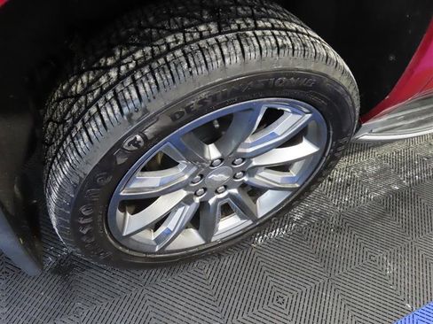 Used 2015 Chevrolet Suburban LTZ image 8