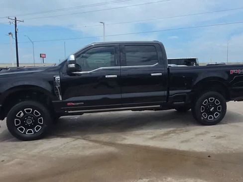 Used 2023 Ford F250 Platinum AWD/4WD image 5