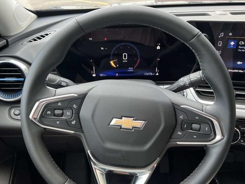 Used 2024 Chevrolet Trax LT w/ Driver Confidence Package FWD image 15