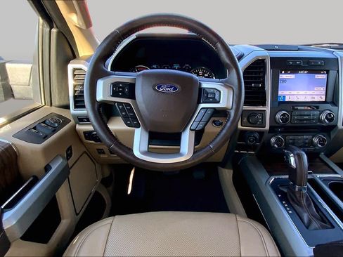 Used 2018 Ford F150 Lariat w/ Equipment Group 502A Luxury AWD/4WD image 6