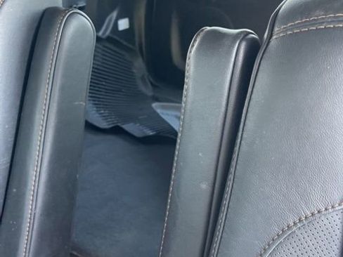 Used 2019 Toyota Highlander Limited Platinum image 16