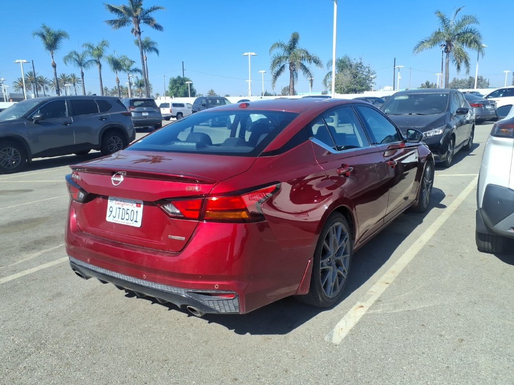 Certified 2024 Nissan Altima 2.0 SR FWD image 8