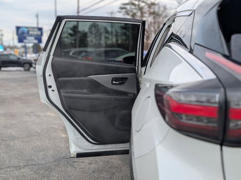 Used 2019 Nissan Murano SV w/ Premium Package image 32