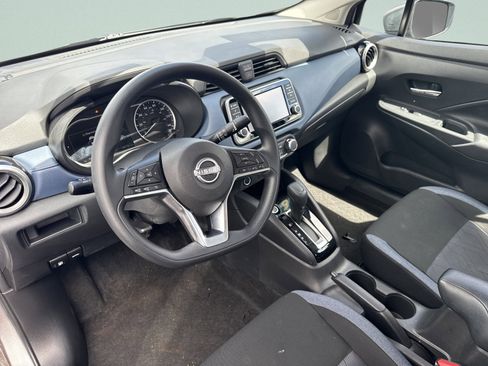 Used 2025 Nissan Versa SV FWD image 11
