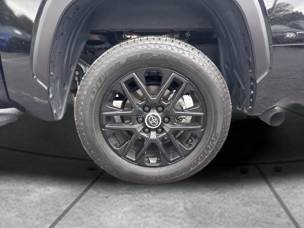 Used 2024 Toyota Tundra Limited AWD/4WD image 35