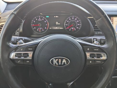 Certified 2019 Kia Cadenza Limited image 23
