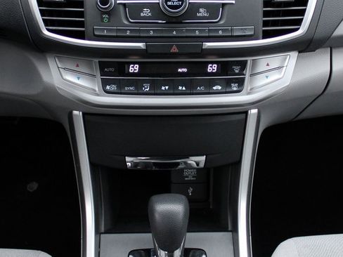 Used 2013 Honda Accord LX image 34