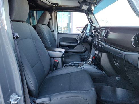 Used 2021 Jeep Gladiator Sport image 15