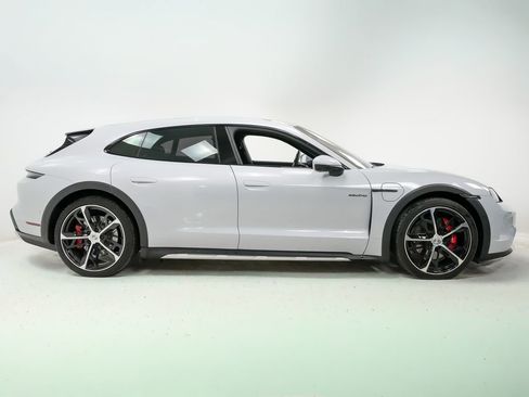 Used 2025 Porsche Taycan 4S AWD/4WD image 9