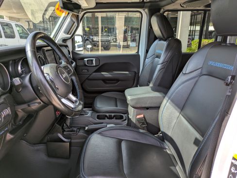 Used 2022 Jeep Wrangler Unlimited Rubicon 4xe w/ Cold Weather Group image 20
