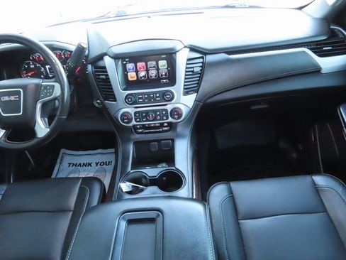 Used 2020 GMC Yukon XL SLT image 25