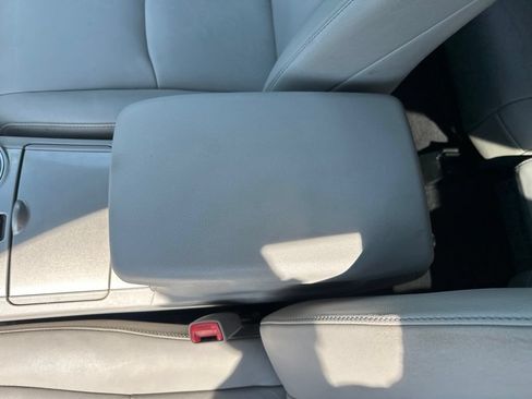 Used 2013 Toyota Highlander SE FWD image 27