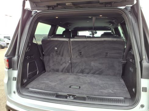 Used 2023 Jeep Wagoneer Series III w/ Preferred Equipment Group image 12