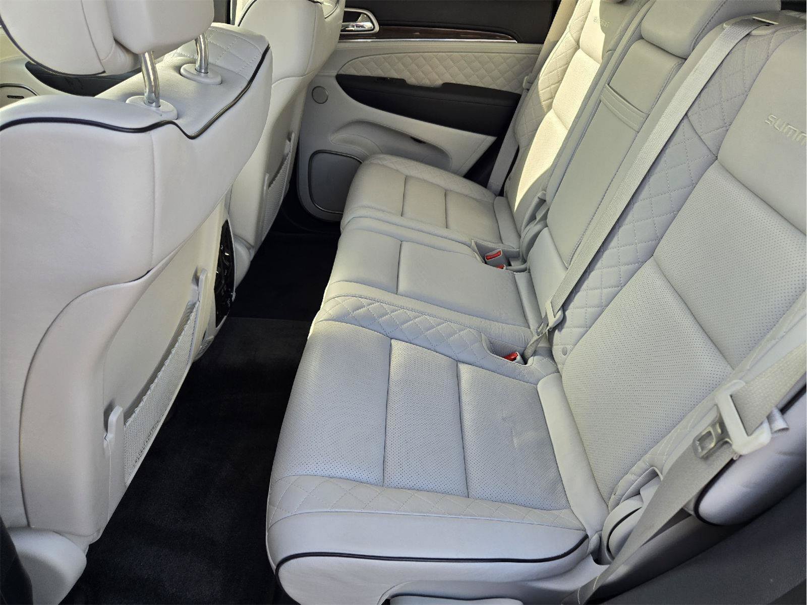 Used 2017 Jeep Grand Cherokee Summit AWD/4WD image 29