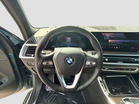Used 2025 BMW X5 xDrive50e image 41
