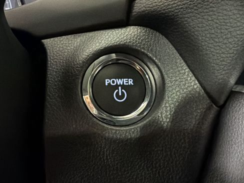 Used 2025 Toyota RAV4 XSE AWD/4WD image 18
