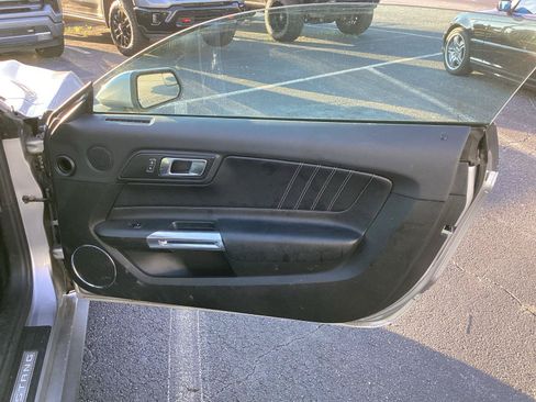 Used 2020 Ford Mustang Premium RWD image 7