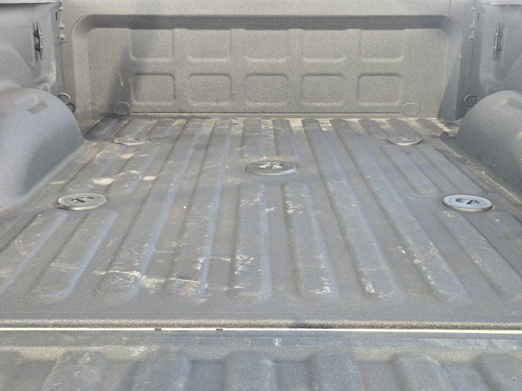 Used 2024 RAM 2500 Tradesman w/ Chrome Appearance Group AWD/4WD image 32
