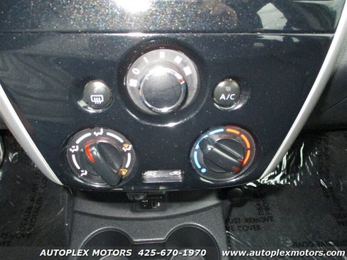 Used 2018 Nissan Versa SV image 25