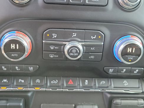 Used 2021 GMC Sierra 1500 AT4 w/ AT4 Premium Package image 28