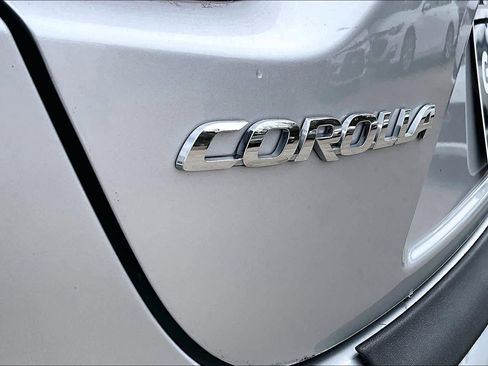 Used 2025 Toyota Corolla LE image 30