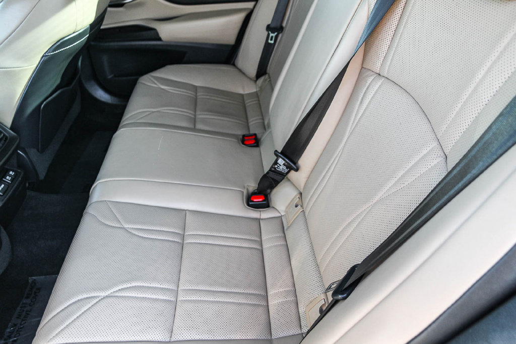 Used 2020 Lexus ES 300h w/ Accessory Package FWD image 19