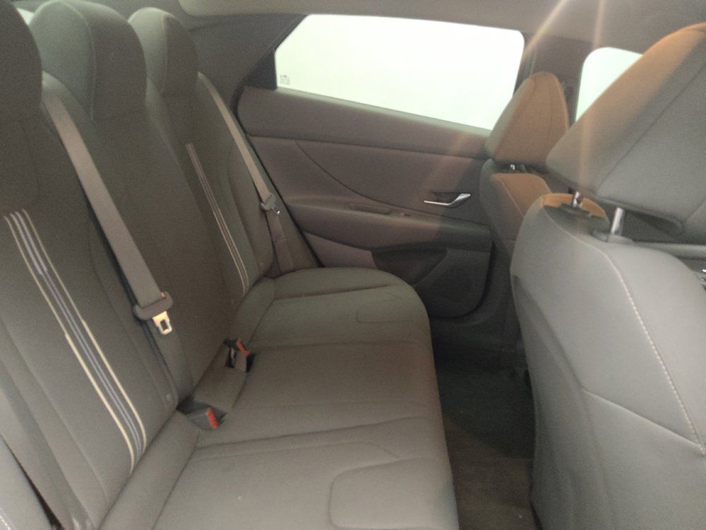 Used 2024 Hyundai Elantra SEL FWD image 19