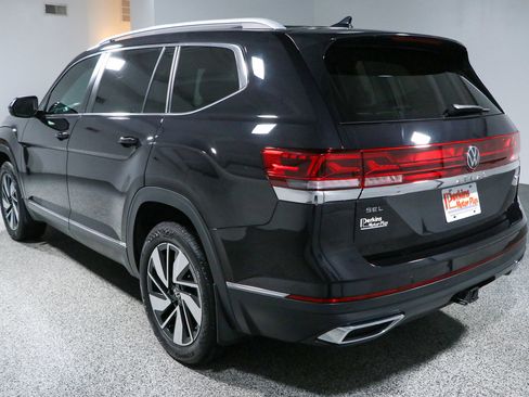 Used 2024 Volkswagen Atlas SEL AWD/4WD image 9