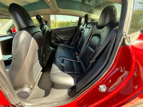 Used 2019 Tesla Model 3 Standard Range RWD image 11