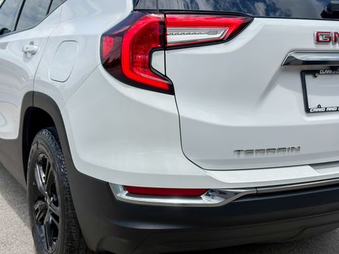 Used 2022 GMC Terrain AT4 AWD/4WD image 15